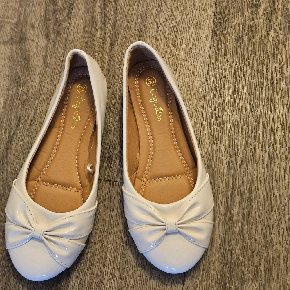Engreida's Girls White Bow Round Toe Ballet Flats Slip On Size 33